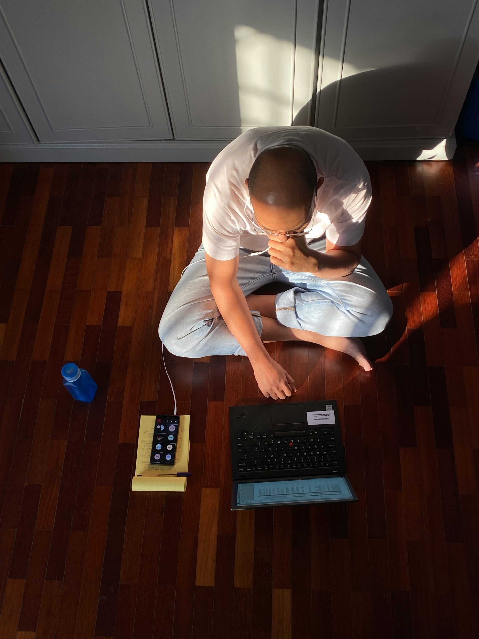 Infographic style illustration showing the flow of electronic invoicing via PDP and Public Portal, clean minimal design