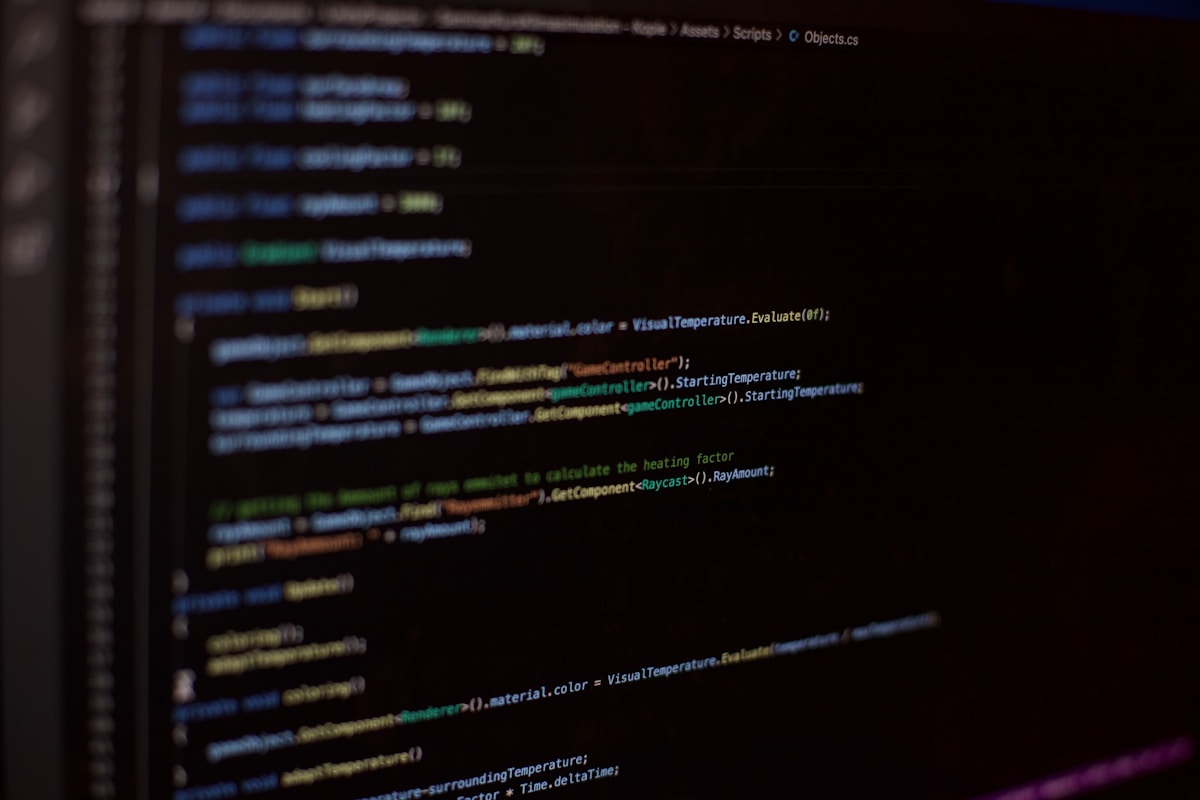 Code source de programmation affiché sur un écran sombre.